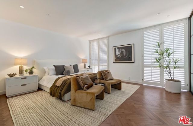 300 N Swall Drive 452, Beverly Hills, CA 90211
