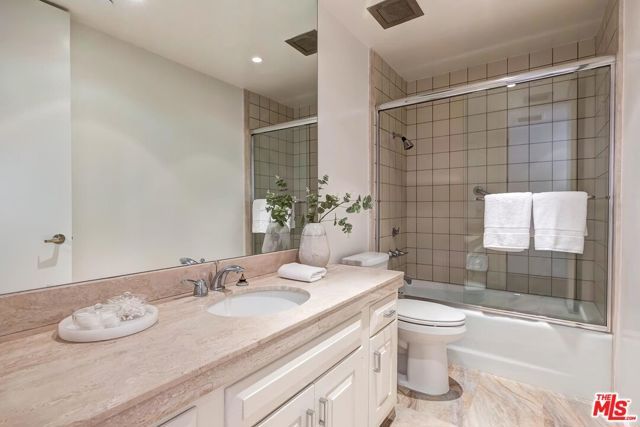 300 N Swall Drive 452, Beverly Hills, CA 90211