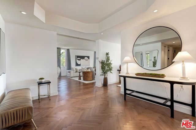 300 N Swall Drive 452, Beverly Hills, CA 90211