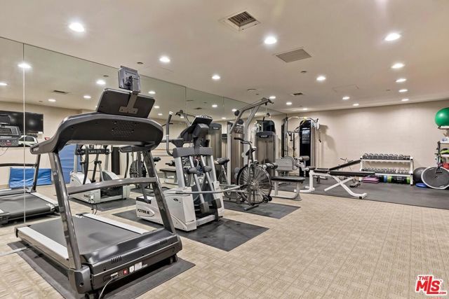 300 N Swall Drive 452, Beverly Hills, CA 90211