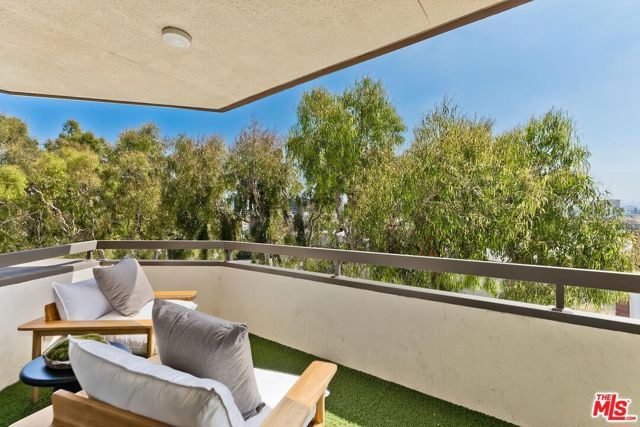 300 N Swall Drive 452, Beverly Hills, CA 90211