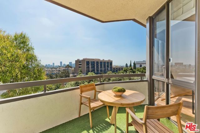 300 N Swall Drive 452, Beverly Hills, CA 90211