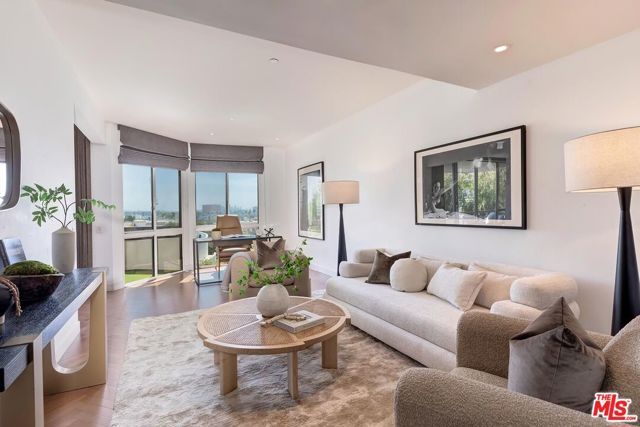 300 N Swall Drive 452, Beverly Hills, CA 90211