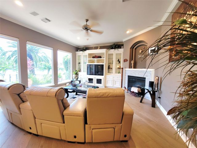 9 Camden Court, Sugar Land, TX 77479