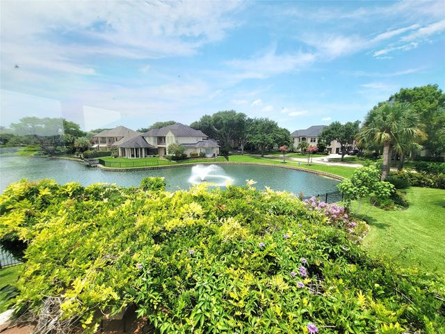 9 Camden Court, Sugar Land, TX 77479