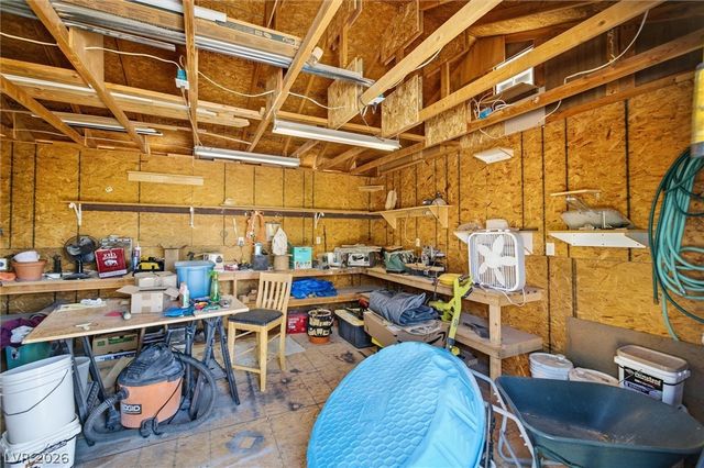 1901 Old West Avenue, Pahrump, NV 89048