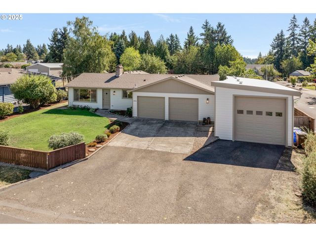 13910 CAUFIELD Rd, Oregon City, OR 97045