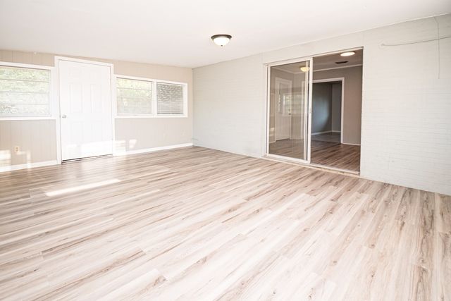 207 Plaza Dr., Daleville, AL 36322