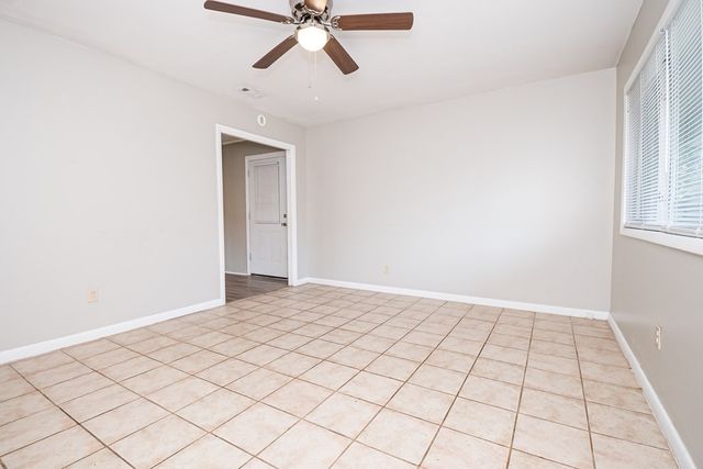 207 Plaza Dr., Daleville, AL 36322