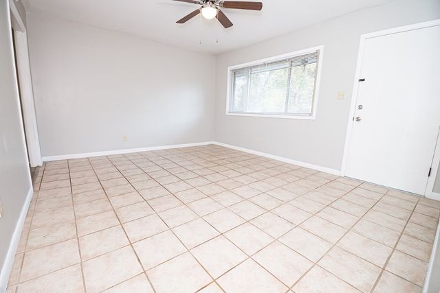 207 Plaza Dr., Daleville, AL 36322