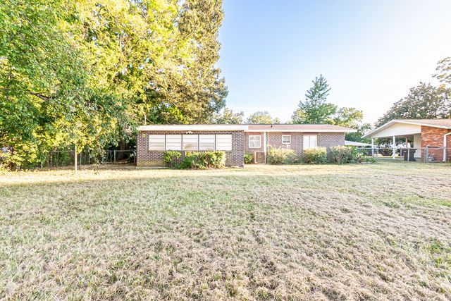 207 Plaza Dr., Daleville, AL 36322