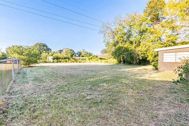 207 Plaza Dr., Daleville, AL 36322