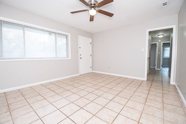 207 Plaza Dr., Daleville, AL 36322