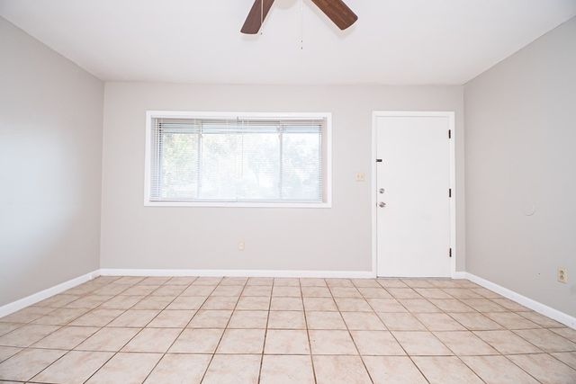 207 Plaza Dr., Daleville, AL 36322