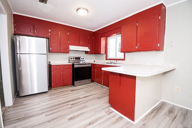 207 Plaza Dr., Daleville, AL 36322