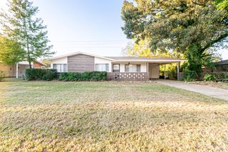 207 Plaza Dr., Daleville, AL 36322