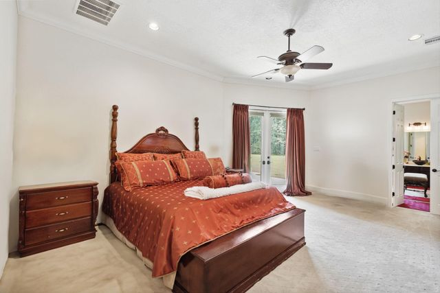 19 Shields Lane, Montgomery, TX 77356
