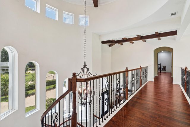 19 Shields Lane, Montgomery, TX 77356
