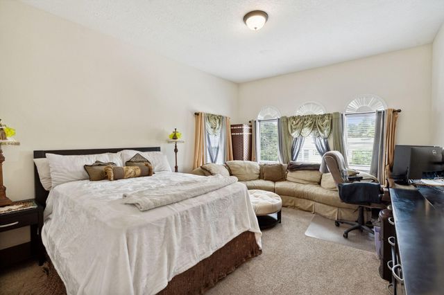 19 Shields Lane, Montgomery, TX 77356