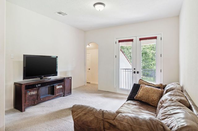 19 Shields Lane, Montgomery, TX 77356