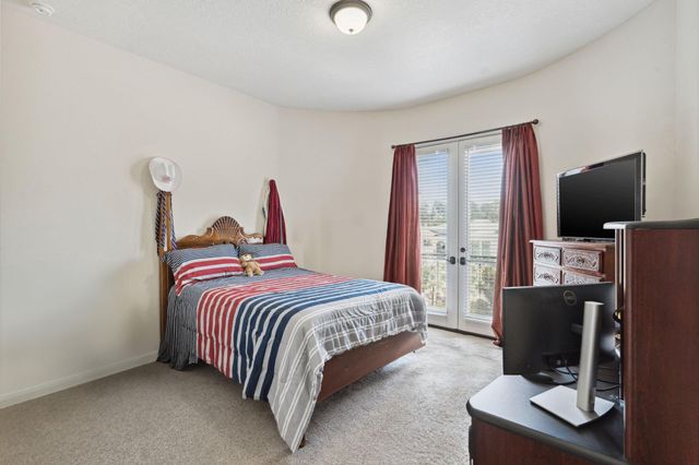 19 Shields Lane, Montgomery, TX 77356