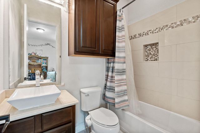 19 Shields Lane, Montgomery, TX 77356