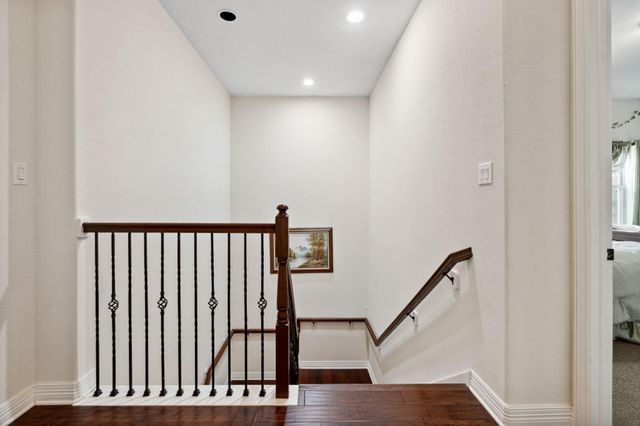 19 Shields Lane, Montgomery, TX 77356