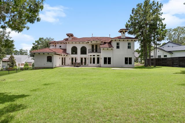 19 Shields Lane, Montgomery, TX 77356