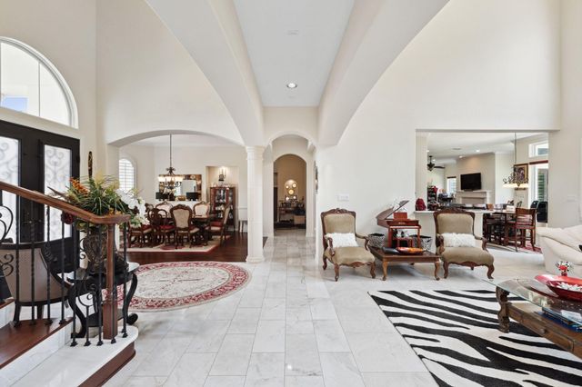 19 Shields Lane, Montgomery, TX 77356