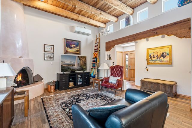 3008 Pueblo Puye, Santa Fe, NM 87507