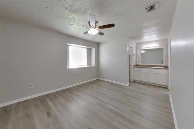1391 Tenderden Drive, Channelview, TX 77530