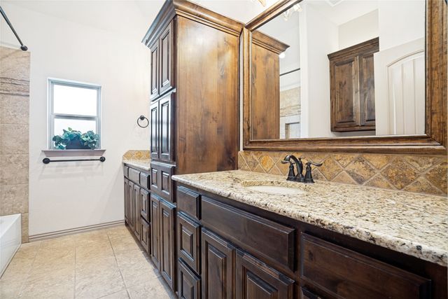 119 Cactus Drive, Decatur, TX 76234