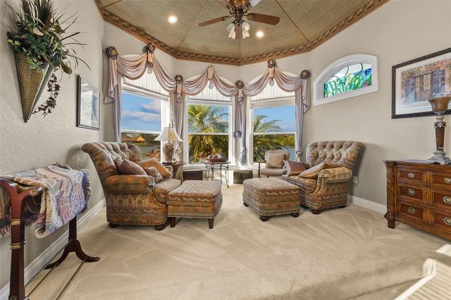 8402 TALLAHASSEE DRIVE NE, St Petersburg, FL 33702