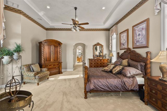 8402 TALLAHASSEE DRIVE NE, St Petersburg, FL 33702