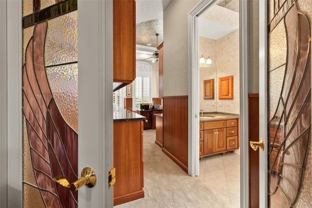 8402 TALLAHASSEE DRIVE NE, St Petersburg, FL 33702