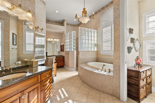 8402 TALLAHASSEE DRIVE NE, St Petersburg, FL 33702