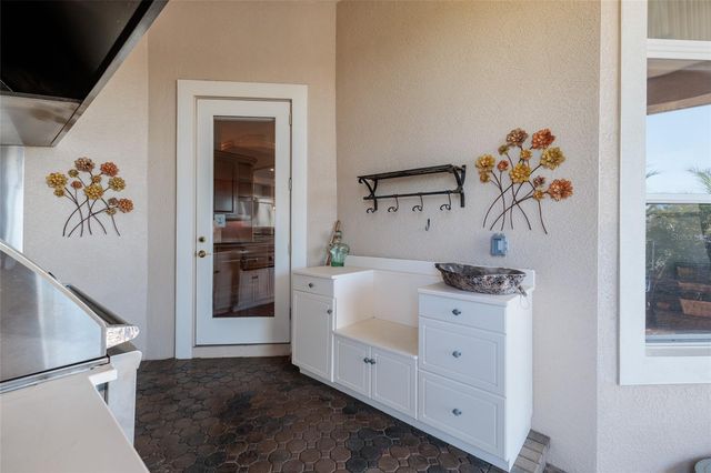 8402 TALLAHASSEE DRIVE NE, St Petersburg, FL 33702