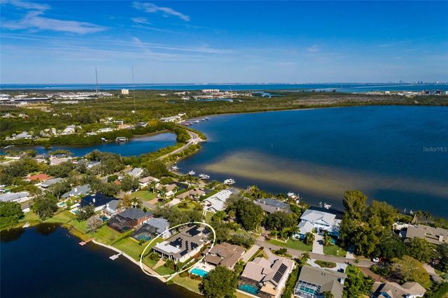 8402 TALLAHASSEE DRIVE NE, St Petersburg, FL 33702