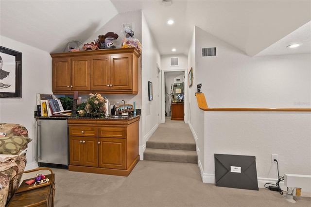 8402 TALLAHASSEE DRIVE NE, St Petersburg, FL 33702