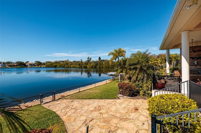 8402 TALLAHASSEE DRIVE NE, St Petersburg, FL 33702