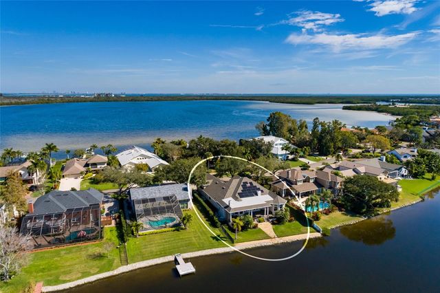 8402 TALLAHASSEE DRIVE NE, St Petersburg, FL 33702