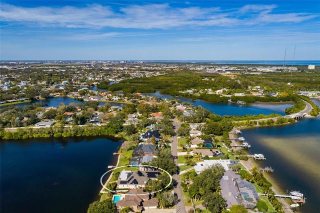 8402 TALLAHASSEE DRIVE NE, St Petersburg, FL 33702