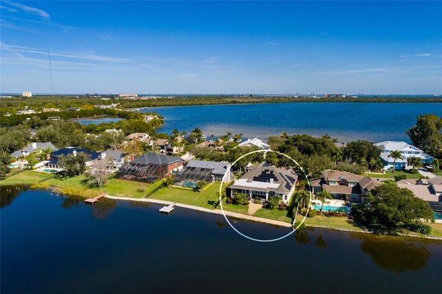 8402 TALLAHASSEE DRIVE NE, St Petersburg, FL 33702