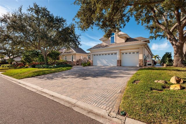 8402 TALLAHASSEE DRIVE NE, St Petersburg, FL 33702