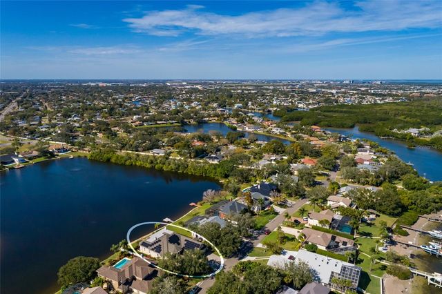 8402 TALLAHASSEE DRIVE NE, St Petersburg, FL 33702