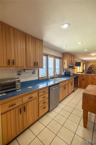 9092 Beach Road, Cicero, NY 13029