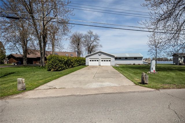 9092 Beach Road, Cicero, NY 13029