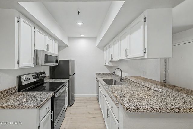 4554 E PARADISE VILLAGE Parkway 248, Phoenix, AZ 85032