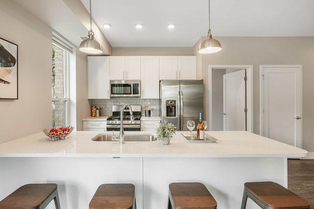 101 W Liberty Street 213, Barrington, IL 60010