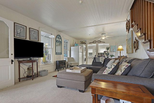 641 Hazel COURT, Fontana, WI 53125